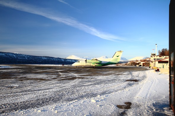 Widerøes LN-WIT taxing out to RWY 19 at 15:54