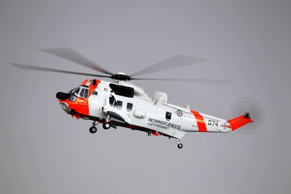 Archive: A SAR helicopter is trying to get into the area. (photo: Royal Noregian Air Force)
